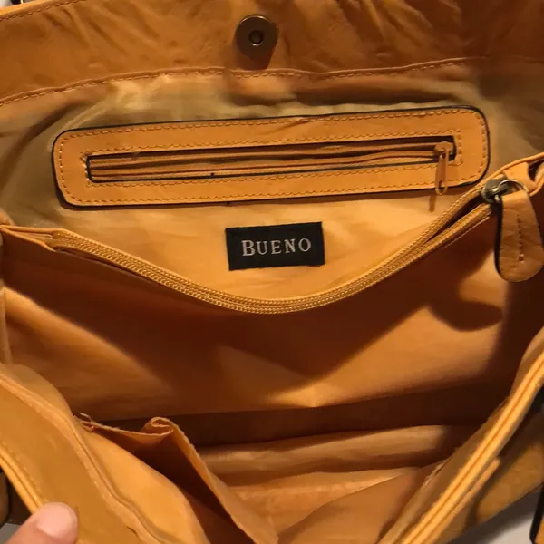 Bueno Faux Leather Gold Baguette Purse - Image 5