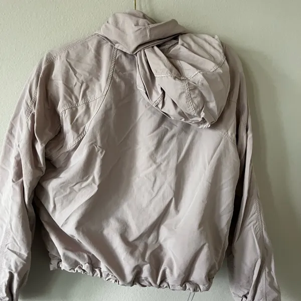 Lululemon Jacket in Light Pink - Image 4