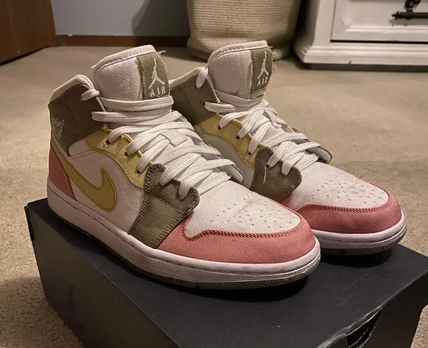Nike Air Jordan 1 Mid - Image 2