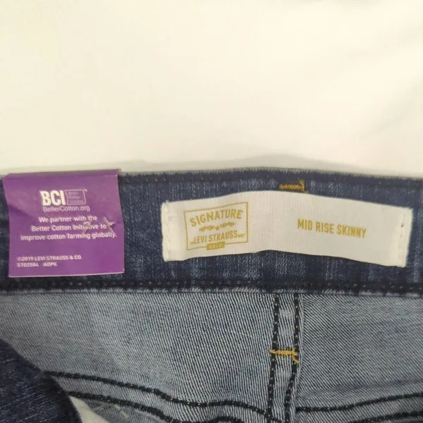 Signature By Levi's Strauss Women's Mid Rise Skinny Med Wash‎ Sz. 27 NWT - Image 8