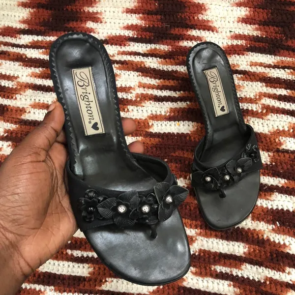 Brighton Tula Whimsygoth Coquette Black leather floral faux pearl sandals thong kitten heels pumps embellished-6.5M - Image 2