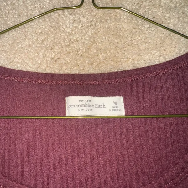 Abercrombie Maroon Fitted Long Sleeve Cropped Top - Image 5