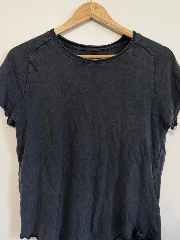 Free People We The Free Be My Baby Tee Size Large 100% Cotton Raw Hem - Image 3