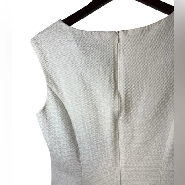 Helene Berman London White Textured 8 Pique V-Neck Gold Button Sheath Dress 8‎ - Image 3