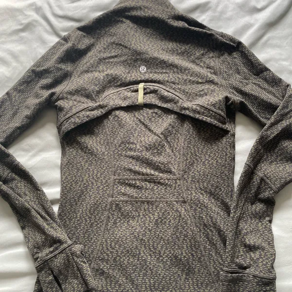 Lululemon Define Jacket in Brave Olive Size 4 - Image 15