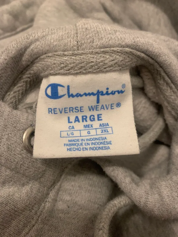 Champion sweatshirt - Image 2