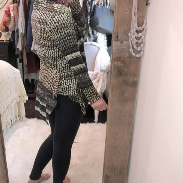 Aryeh size small boho sweater knit cardigan - Image 5