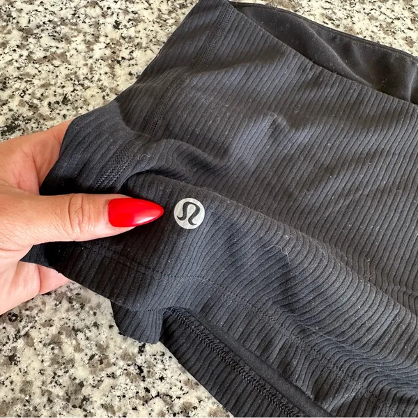 LULULEMON Ribbed Nulu Asymmetrical Yoga Tank Top in Black Sz. 10 - Image 9