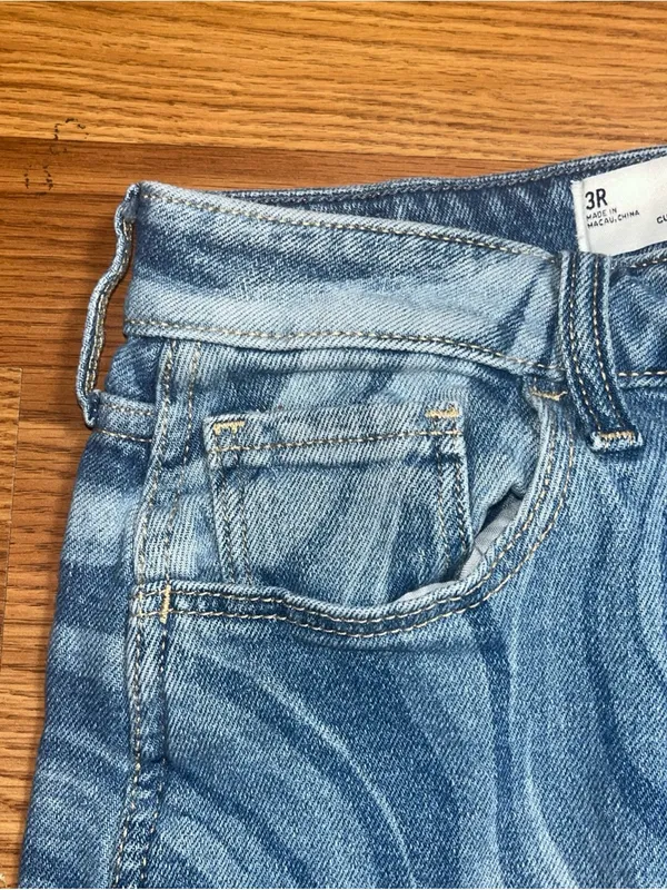 Hollister Swirl ladies Jeans Size 3R High Waist - Image 5