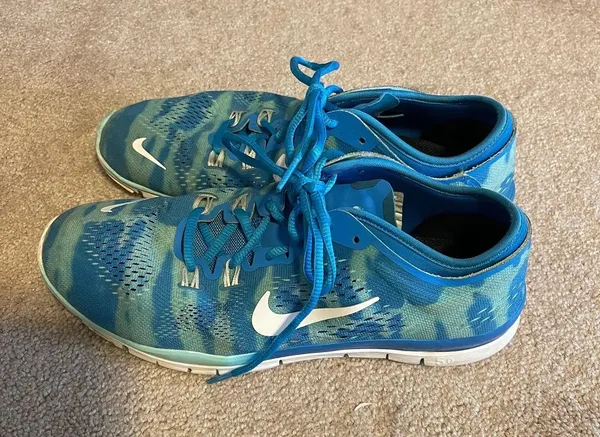 Nike Teal & Blue Knit Running Sneakers with White Swoosh - Image 2