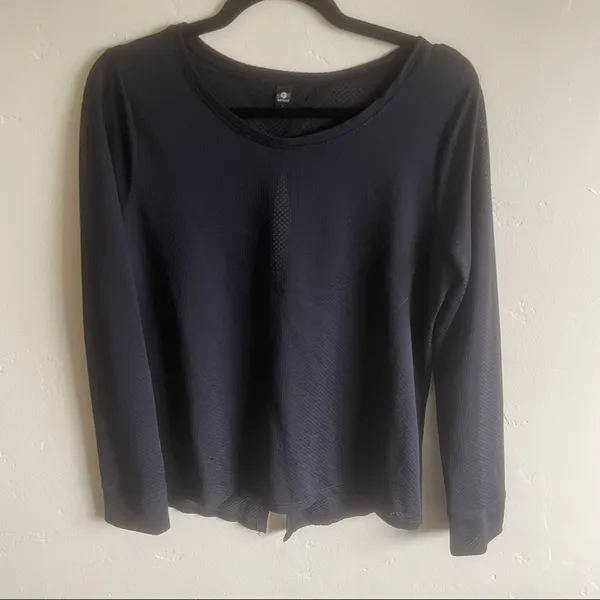 Black mesh long sleeve workout shirt Size L - Image 2