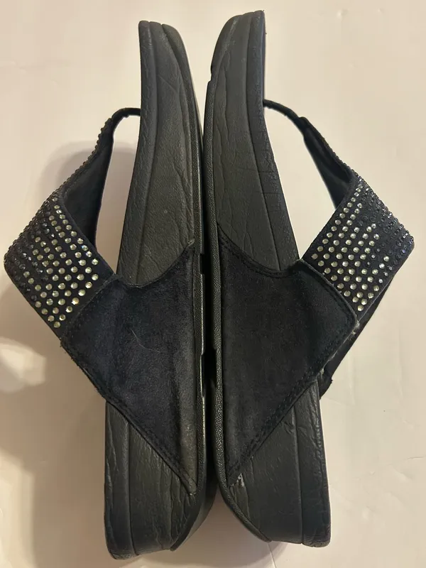 FitFlop black Crystal-Embellished Toe-Post Sandals - Image 5