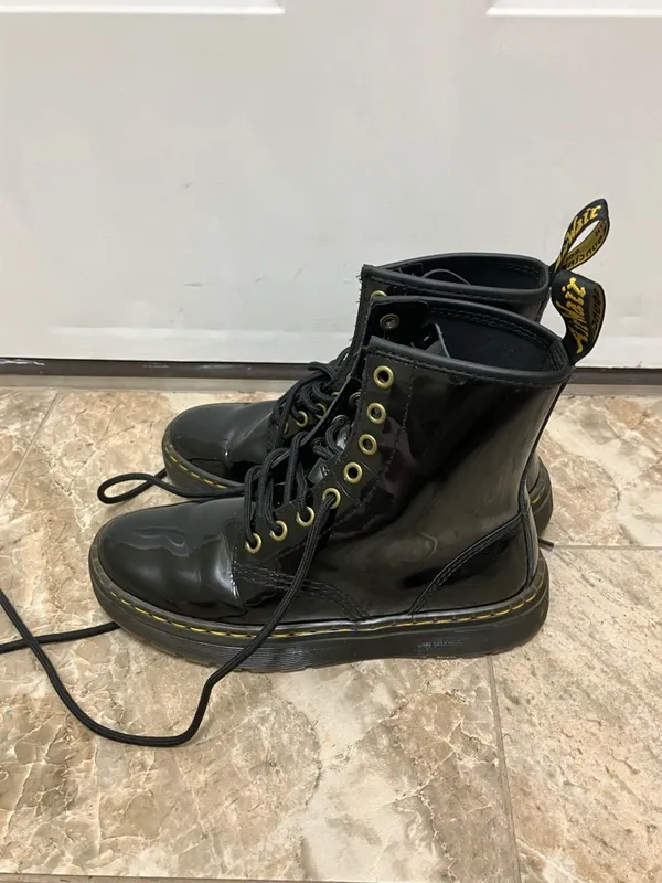 •DR MARTENS• Doc Martens Zavala Patent Leather Black Lace Up - Image 3