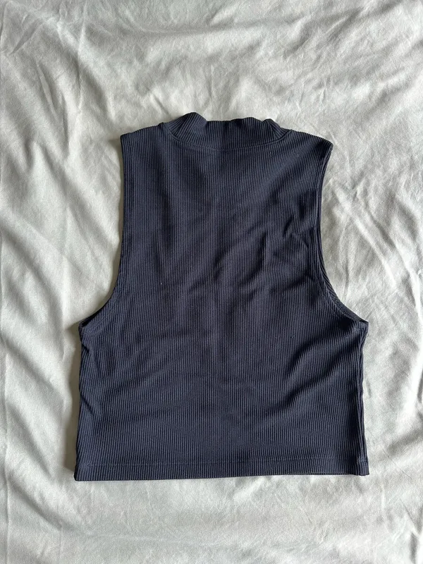 Abercrombie Sleeveless Ribbed Mock Neck Crop Top - Image 3