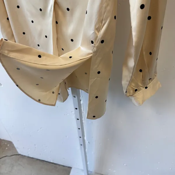 CAARA Polka Dot Satin Long Sleeve Blouse Cream Black Size Small Tunic Side Slit - Image 5