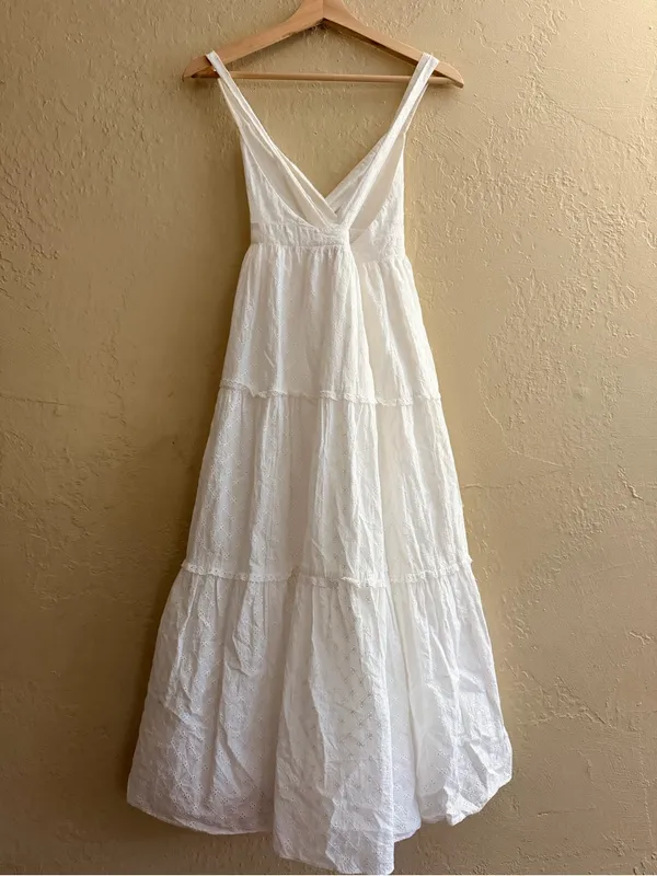 MINKPINK White Tiered V-Neck Maxi Dress - Image 4
