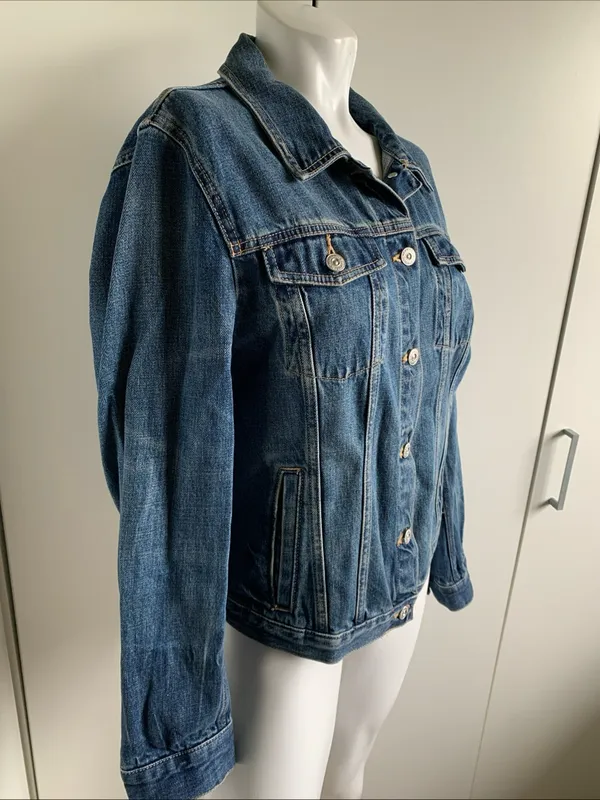 Banana Republic women’s Large blue denim snap-up jean jacket - Image 2