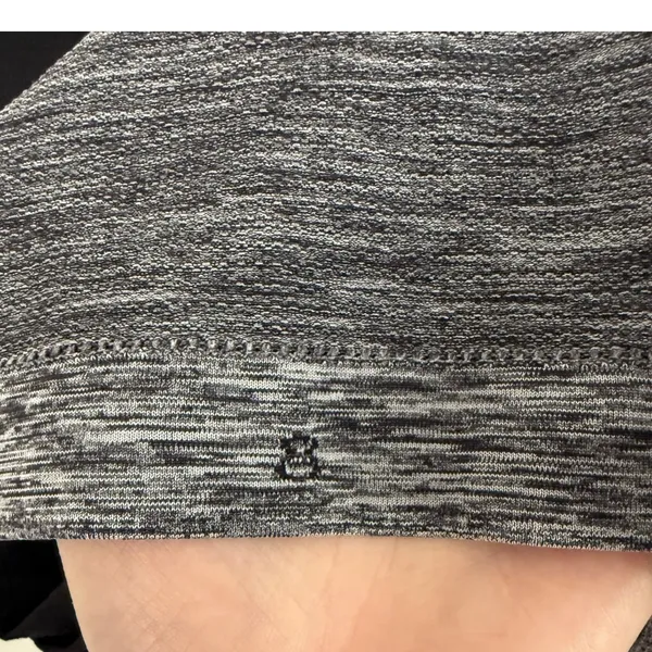 Lululemon Women's Swiftly Tech Long Sleeve Crew Black Grey Ombre Top Size 8 - Image 7