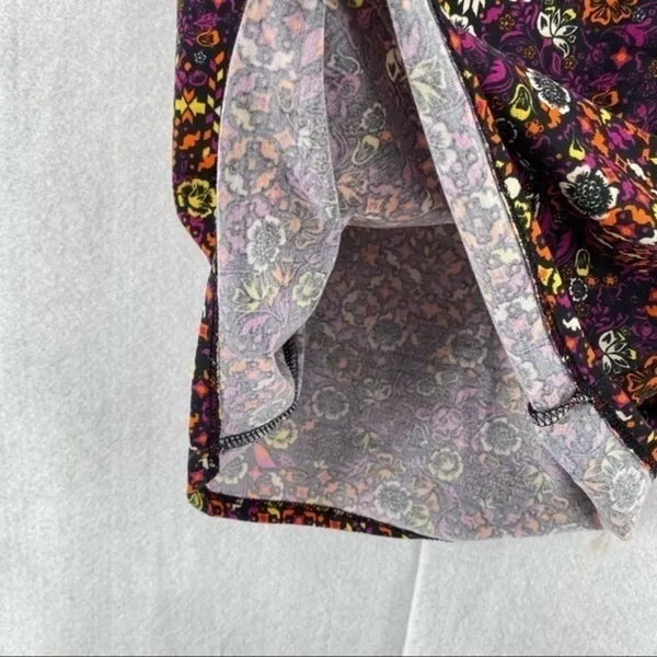 LulaRoe Julia Printed‎ Stretch Short Sleeve Dress - Image 10