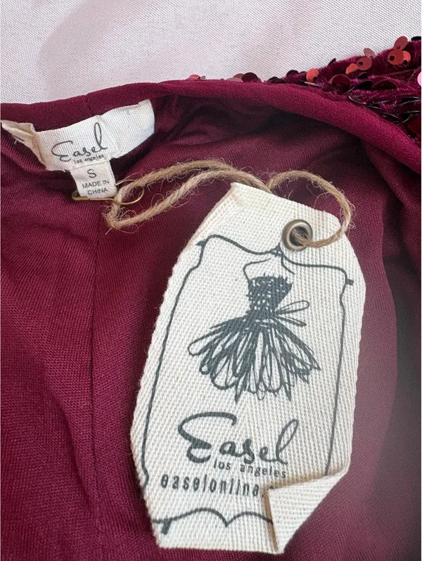 Easel Los Angeles Burgundy Sequin Shorts Size Small - Image 3