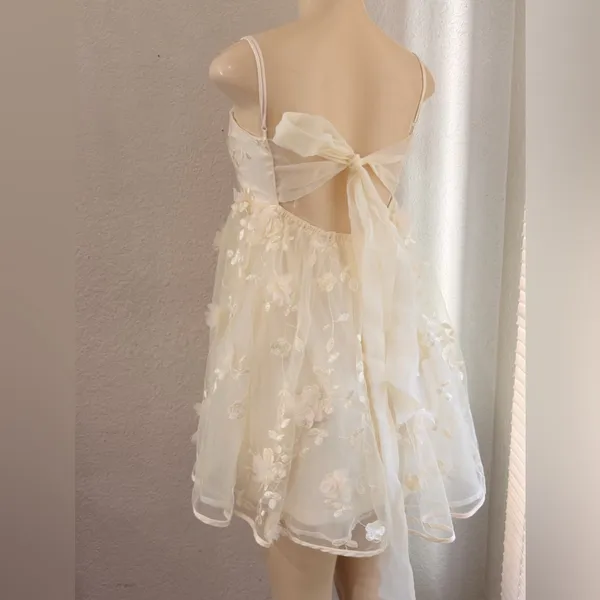 The Vintage Shop Cream Spaghetti Strap Floral Bridal Gown Size S - Image 8