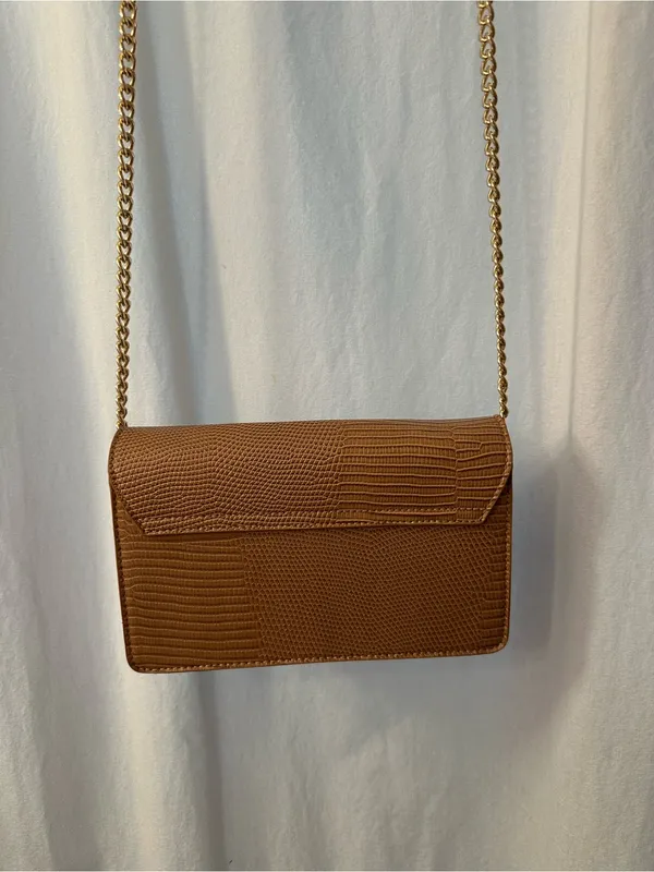 ASOS Brown Faux Leather/Crocodile Crossbody Bag with Gold Chain Strap - Image 6