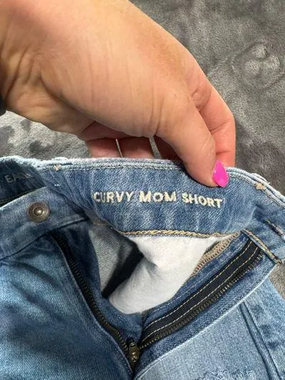 American Eagle Curvy Mom shorts - Image 3