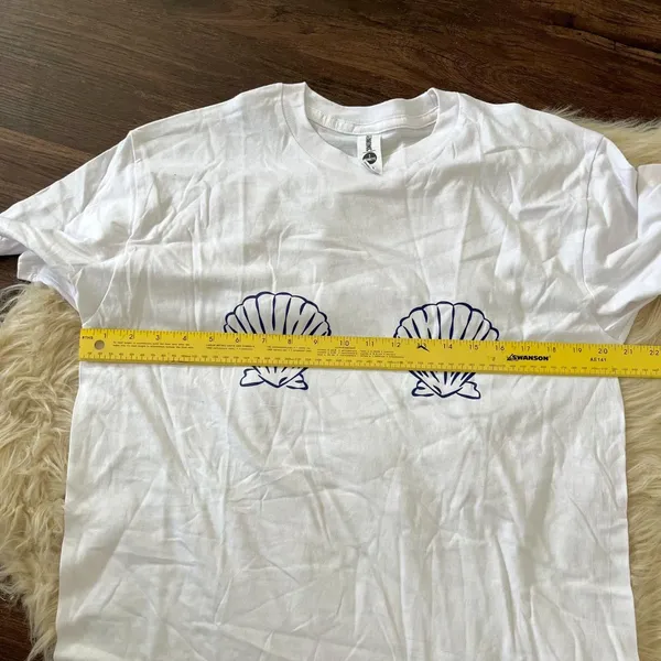 Source Unknown NWOT White Blue Seashell Clam 3 Monkeys Graphic T-shirt Size M - Image 3