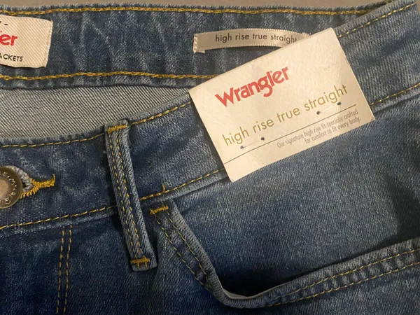 New Wrangler Women High Rise Boot Cut jeans - Image 2