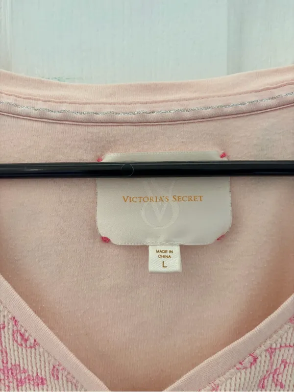 Victoria's Secret Pink Knit Henley Top with Light Pink Accents - Image 3