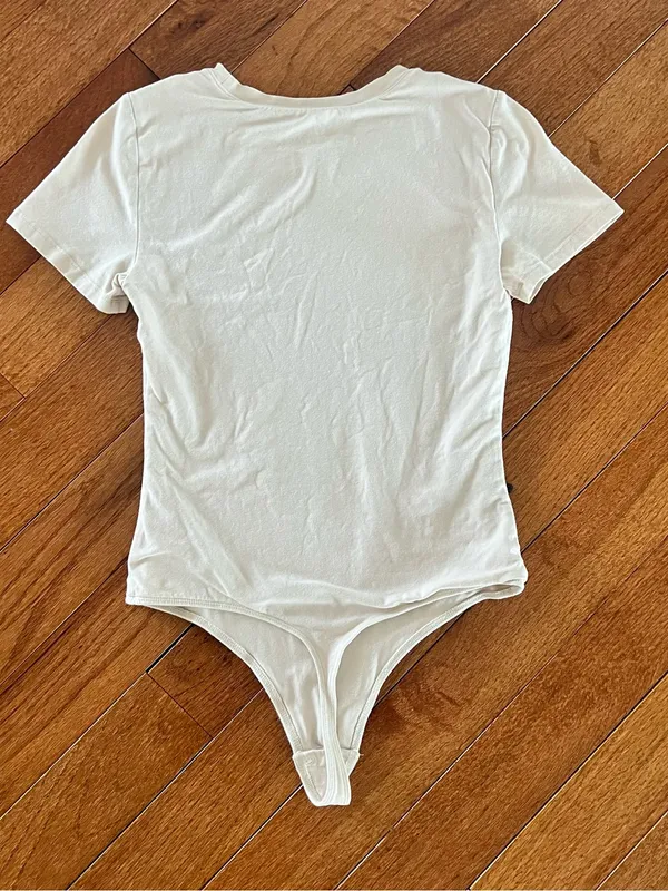Aritzia Babaton White/Cream Cotton Crew Neck Bodysuit Short Sleeve Size Small - Image 3