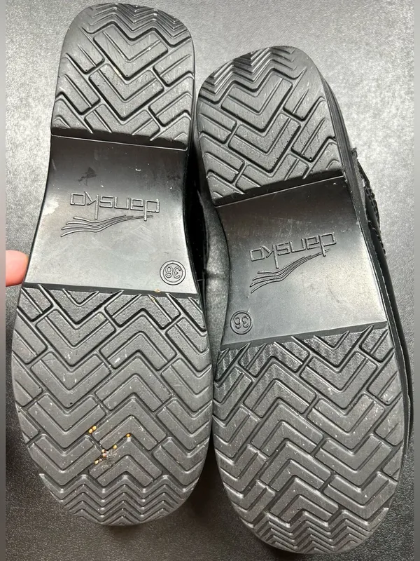 Dansko Women’s Size 36 Xp 2.0 Wedge Slip On Black Patent Leather Casual Clogs - Image 7