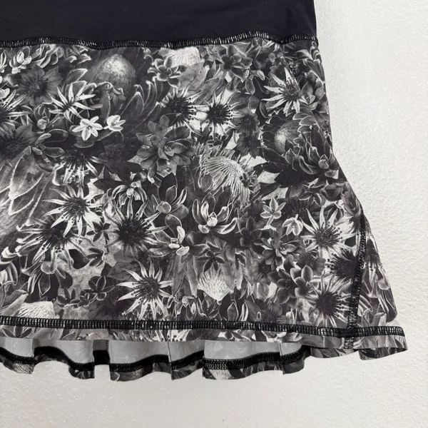 Lululemon Skort Womens 2 Black White Floral Ruffle Pace Setter Skirt - Image 3