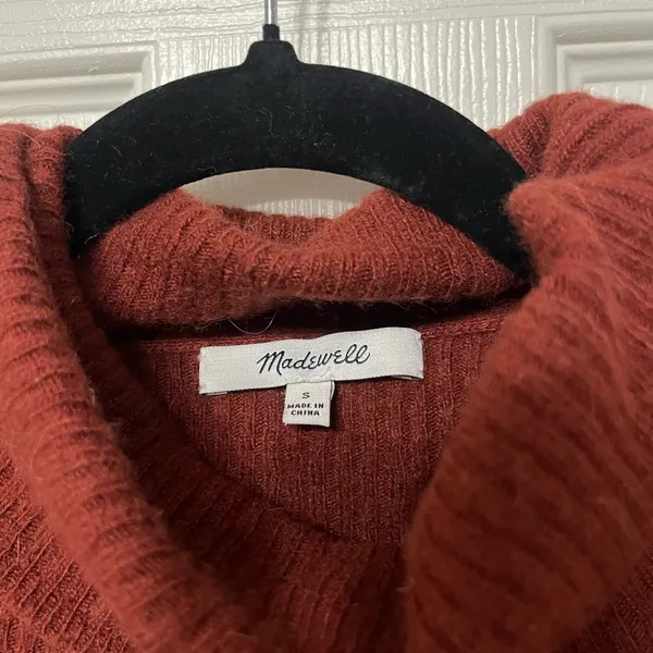 Madewell Bell Sleeve ribbed Turtleneck Sweater size small red‎ / brown - Image 4
