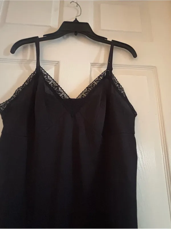 Vanity Fair Daywear Full Slip Black with Lace-Trim Size 42 26in - Image 5