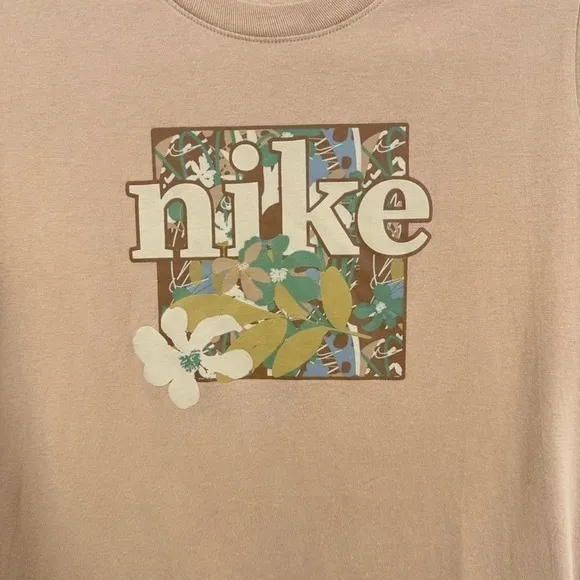 Nike Women's Size XL Brown Floral Graphic Tee Crewneck‎ Athleisure Sporty Casual - Image 3