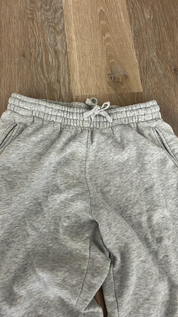 Brandy Melville Sweatpants Grey - Image 4