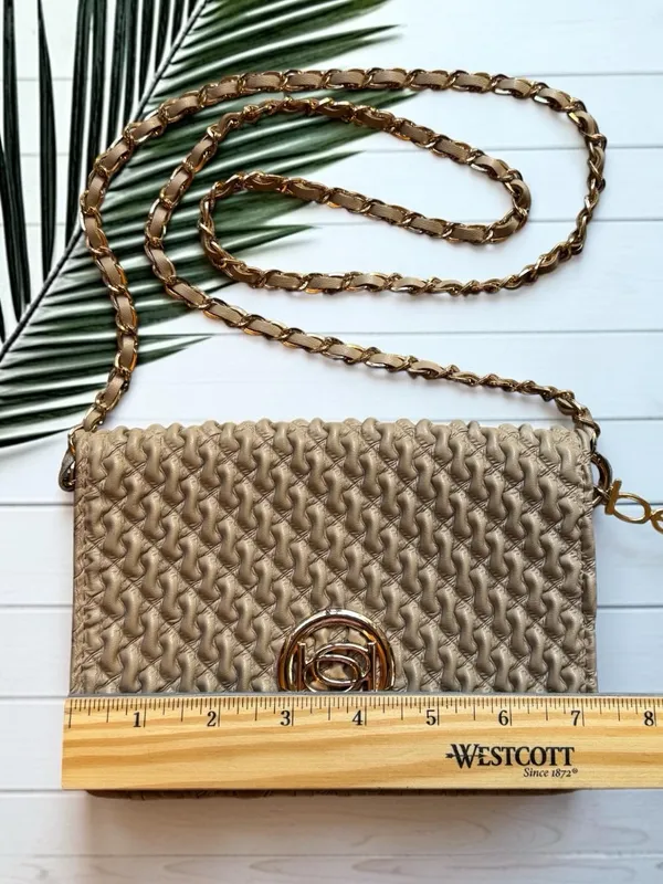 Bebe Woven Clutch Purse Chain Strap Beige Gold Tone Logo Bag - Image 8
