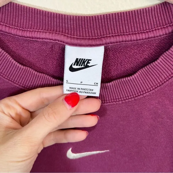 Nike‎ Women’s Magenta Pink Center Swoosh Crewneck Sweatshirt Small - Image 3