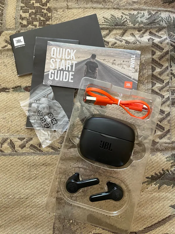 Ear buds Black - Image 2