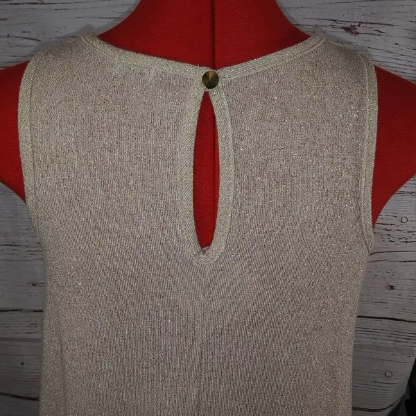 Charming Charlie back keyhole crop top sz M - Image 6