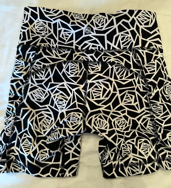 Lululemon bike short 0  - Image 2
