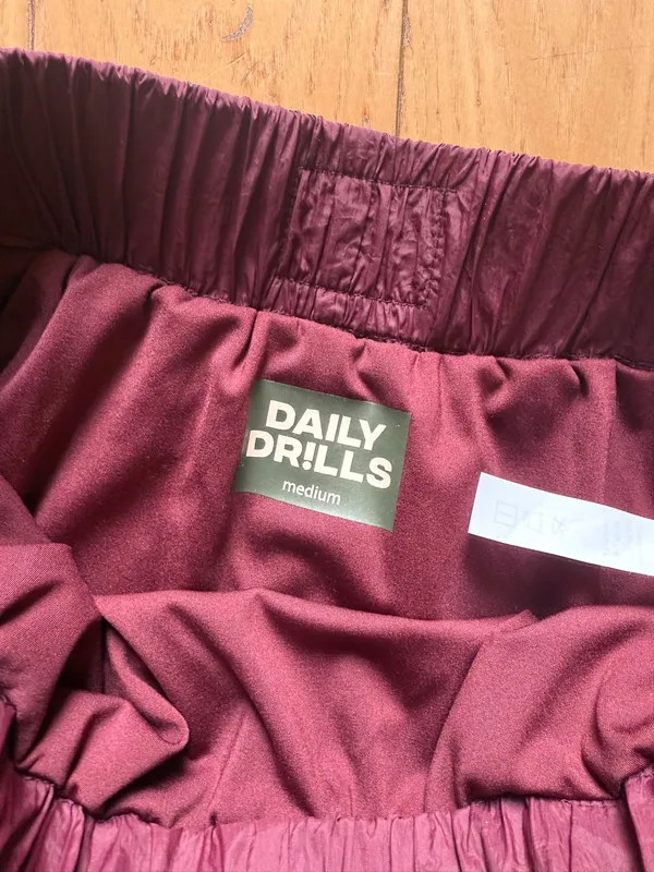 NWT sz M Daily Drills Shorts - Image 3