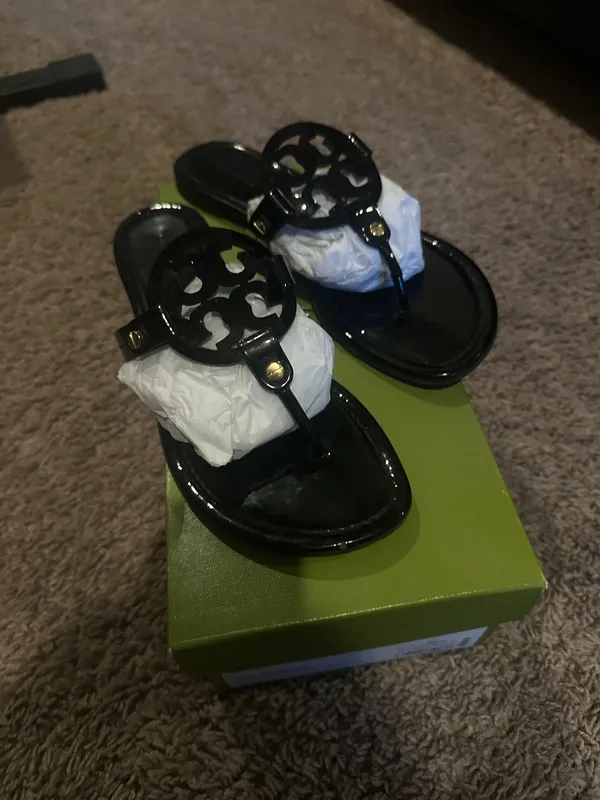 Black Glossy Tory Burch sandals - Image 4