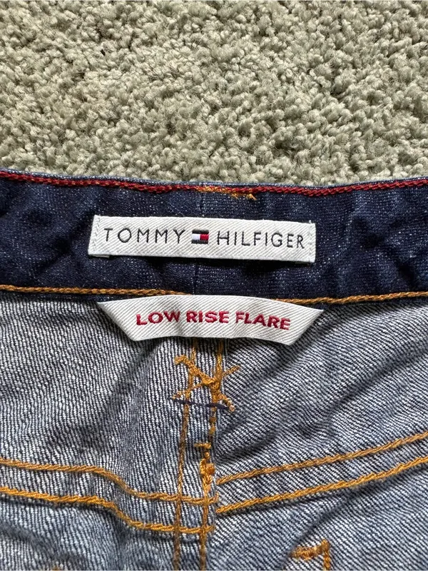 Tommy Hilfiger Low Rise Flare Jeans Womens Size 8 90s Y2K Lightly Distressed - Image 7