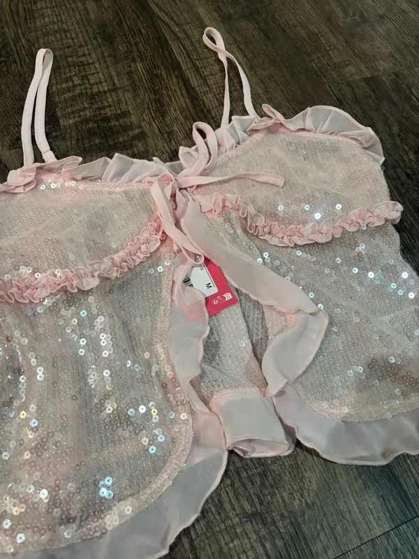 sequin ruffle split front top in light pink - Image 4