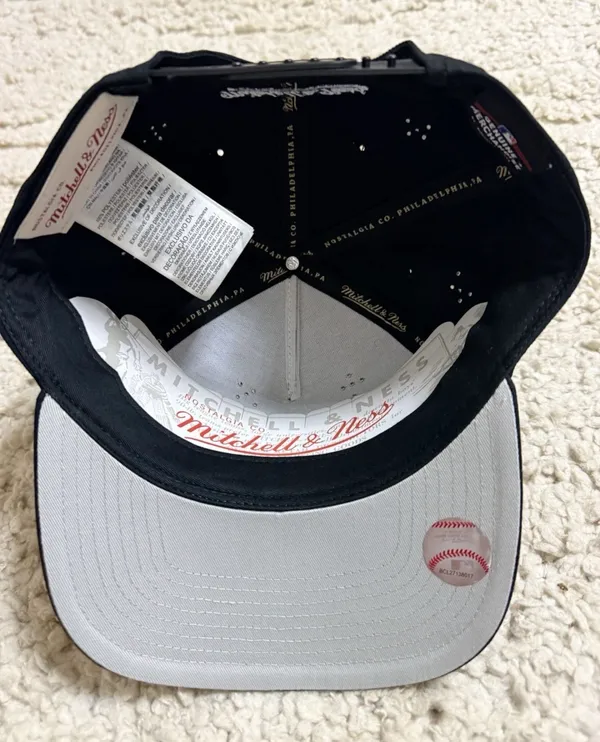 Men’s Mitchell & Ness Arizona Diamondbacks Beaded Pro Pinch Snapback Hat - Image 5