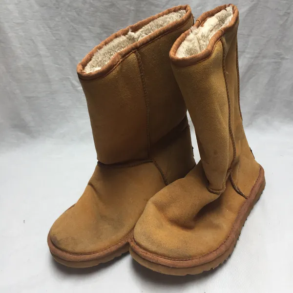 High UGG Tan Boots Size US 9 - Image 3