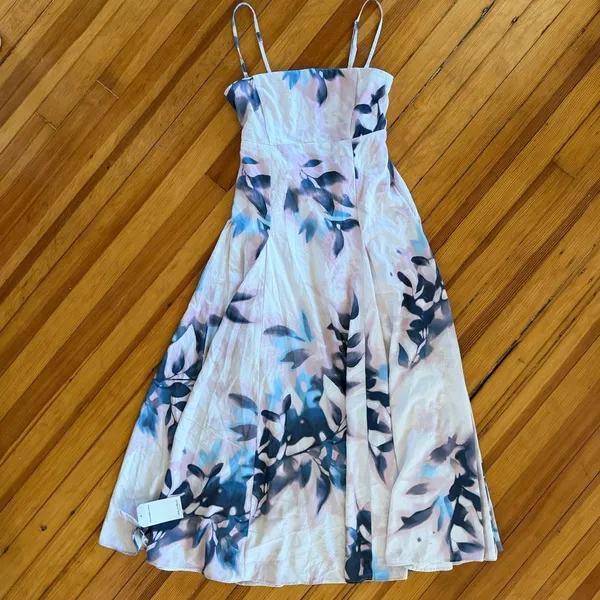 Abercrombie & Fitch NWT Godet Clasp-Back Midi Dress in Light Purple Pattern Size - Image 2