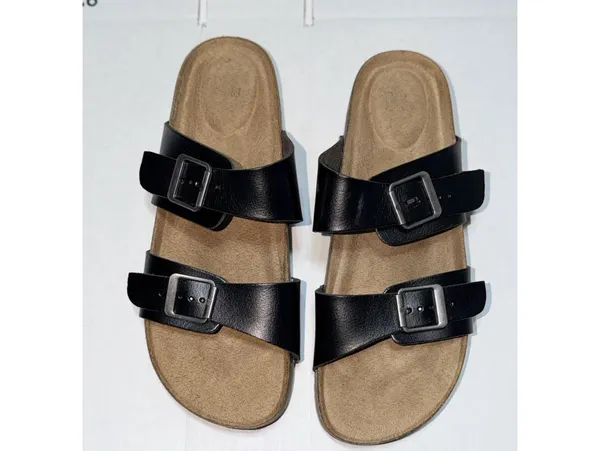 Size 9 Women’s Time and Tru slide sandals Two Band Footbed Slide Sandal black - Image 9